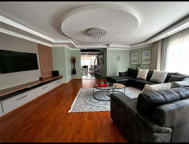 7 BEDROOM HOUSE FOR SALE IN STERPARK